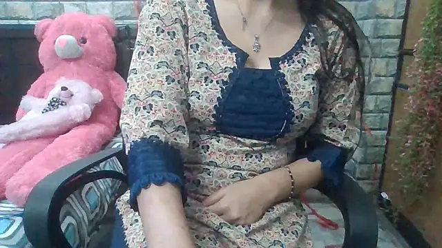 Snapshot of Sexy_iknoor chatting on 03.15.25 Sexy iknoor online show from 03.15.25