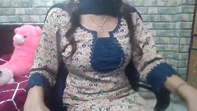 Snapshot of Sexy_iknoor chatting on 09.18.25 Sexy iknoor online show from 09.18.25