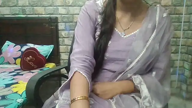 Snapshot of Sexy_iknoor chatting on 11.05.25 Sexy iknoor online show from 11.05.25