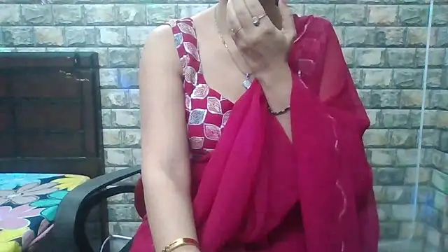 Snapshot of Sexy_iknoor chatting on 11.10.25 Sexy iknoor online show from 11.10.25