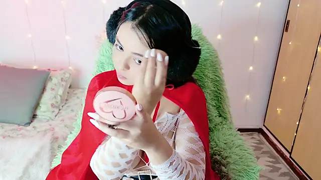 Snapshot of damn_that_booty chatting on 12.15.24 damn that booty online show from 12.15.24