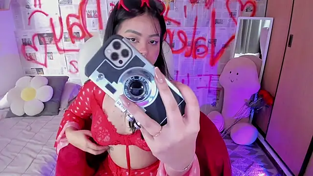 Snapshot of damn_that_booty chatting on 02.16.25 damn that booty online show from 02.16.25