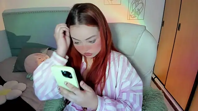 Snapshot of damn_that_booty chatting on 11.12.25 damn that booty online show from 11.12.25