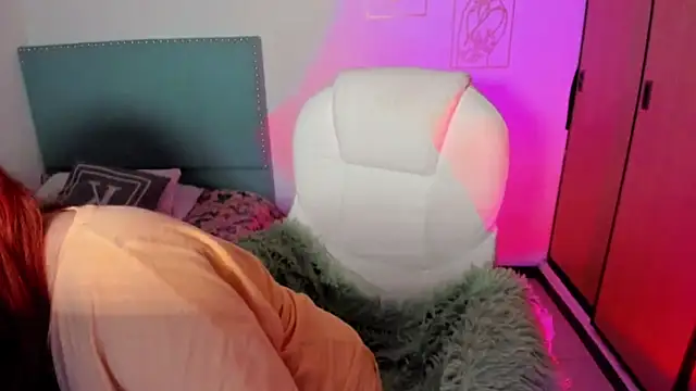 Snapshot of damn_that_booty chatting on 11.20.25 damn that booty online show from 11.20.25