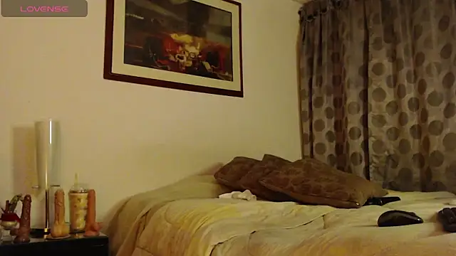 Snapshot of luze_sanz chatting on 01.29.25 luze sanz online show from 01.29.25