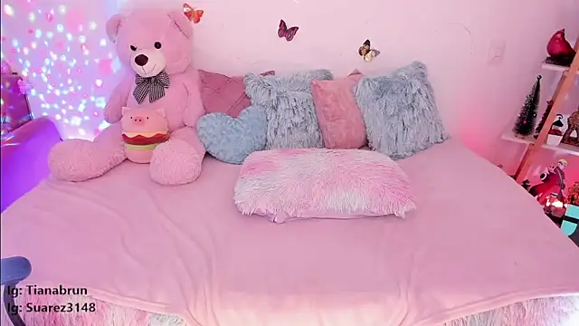 Zara uwu  online show from 03.17.25