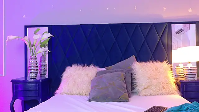 Margaret Saunders online show from 12.19.25