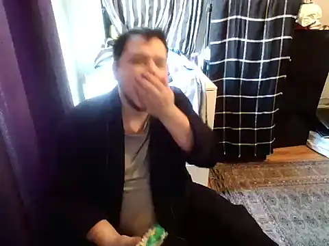 Snapshot of Bebemickey75 chatting on 03.15.25 Bebemickey75 online show from 03.15.25