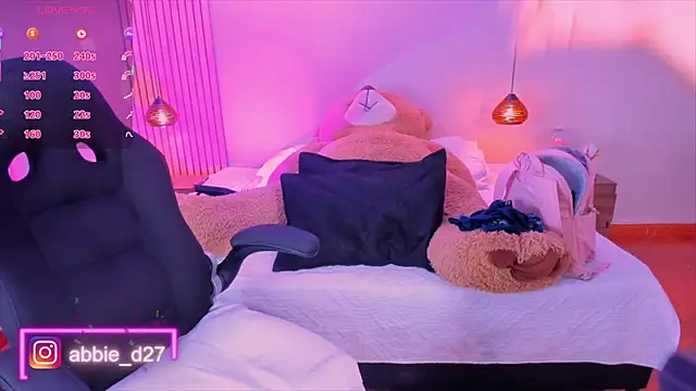 AbbieEdmond online show from 11.15.25