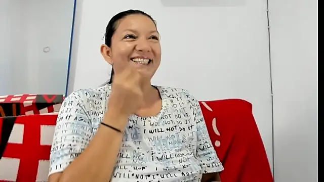 Snapshot of Angelblue_ chatting on 12.18.25 Angelblue online show from 12.18.25