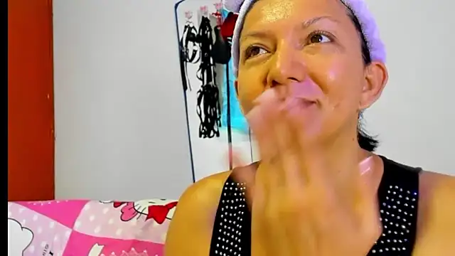 Snapshot of Angelblue_ chatting on 02.19.26 Angelblue online show from 02.19.26