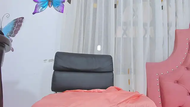 steila rochefort online show from 12.19.24