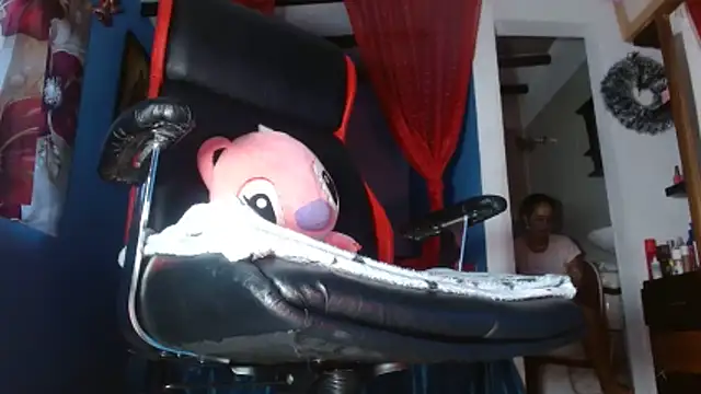 wendy rivera  online show from 11.15.25