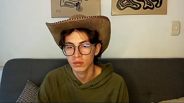 Snapshot of Norehg chatting on 10.07.25 Norehg online show from 10.07.25