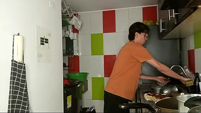 Snapshot of Norehg chatting on 10.09.25 Norehg online show from 10.09.25