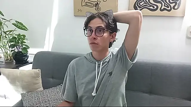 Snapshot of Norehg chatting on 10.14.25 Norehg online show from 10.14.25