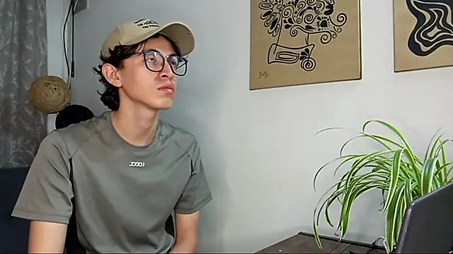 Snapshot of Norehg chatting on 10.22.25 Norehg online show from 10.22.25