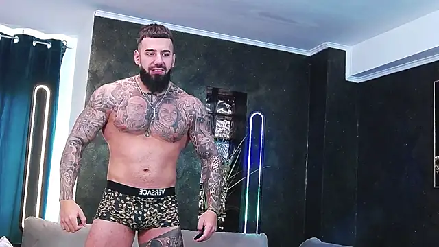 Snapshot of masterkingofmusclee chatting on 03.07.25 masterkingofmusclee online show from 03.07.25