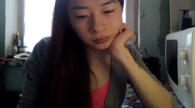 CarlyJoy online show from 03.05.25