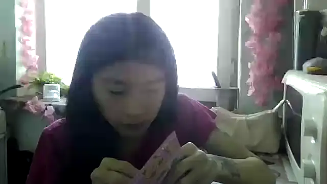 CarlyJoy online show from 10.13.25