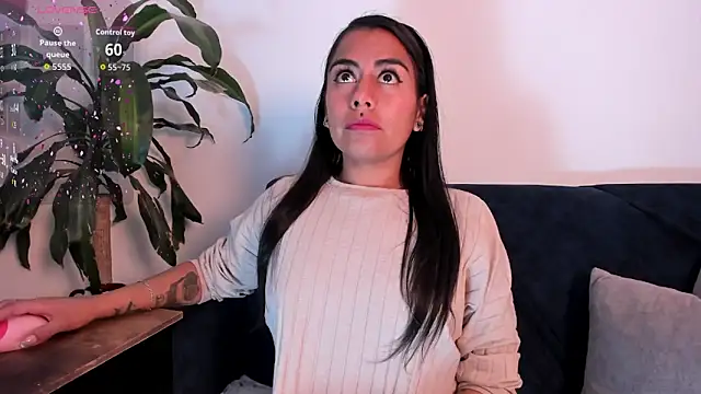 Snapshot of im_amber chatting on 11.11.25 im amber online show from 11.11.25