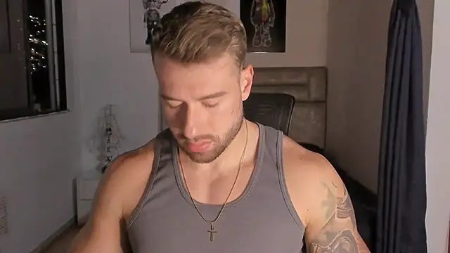 Snapshot of paul_rogerr chatting on 09.30.25 paul rogerr online show from 09.30.25