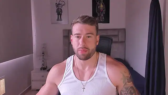 Snapshot of paul_rogerr chatting on 10.01.25 paul rogerr online show from 10.01.25