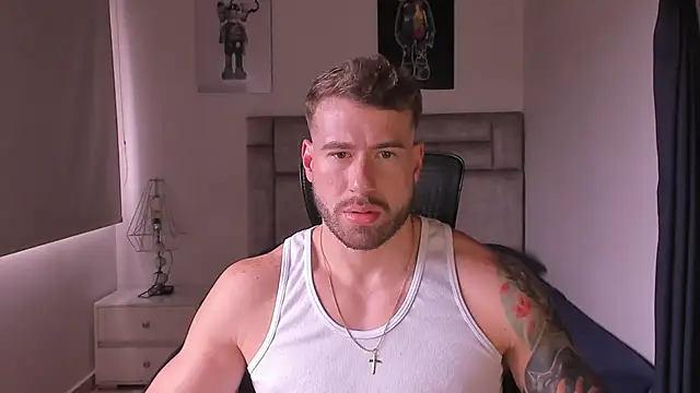 Snapshot of paul_rogerr chatting on 11.23.25 paul rogerr online show from 11.23.25