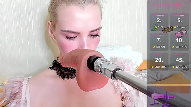 Kaya Devis online show from 02.21.25