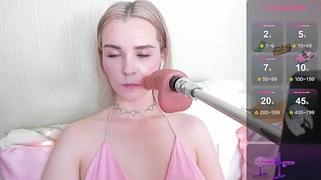 Kaya Devis online show from 03.11.25