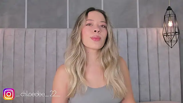 Snapshot of chloe_d chatting on 01.15.25 chloe d online show from 01.15.25