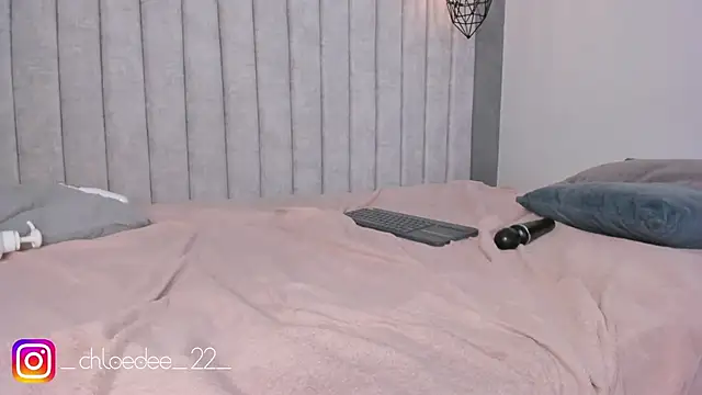 Snapshot of chloe_d chatting on 02.02.25 chloe d online show from 02.02.25