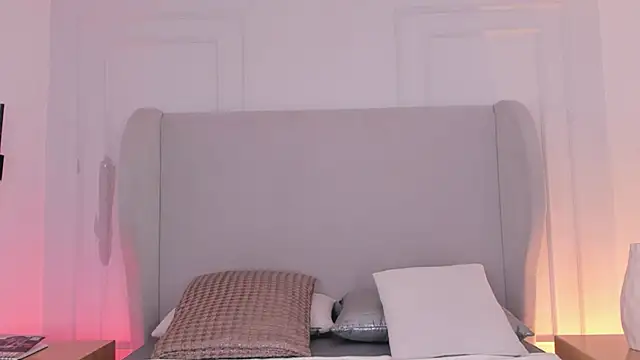 Snapshot of chloe_d chatting on 10.30.25 chloe d online show from 10.30.25