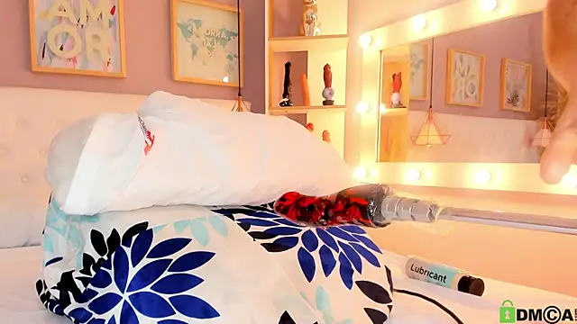 julyanna  online show from 10.16.25