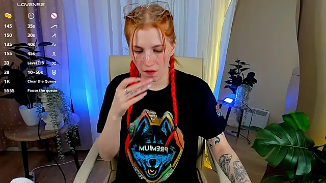 Snapshot of Mira__Blush chatting on 02.23.25 Mira Blush online show from 02.23.25