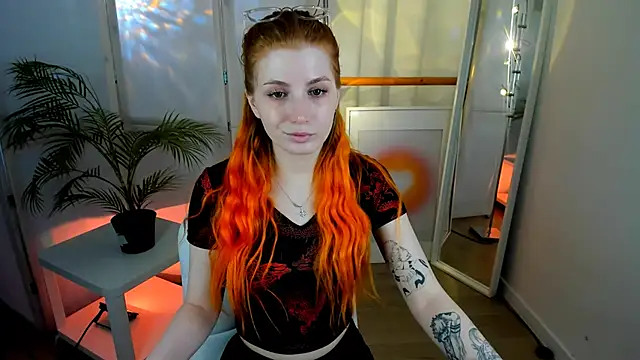 Snapshot of Mira__Blush chatting on 02.28.25 Mira Blush online show from 02.28.25