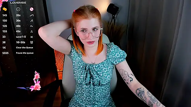 Snapshot of Mira__Blush chatting on 03.08.25 Mira Blush online show from 03.08.25