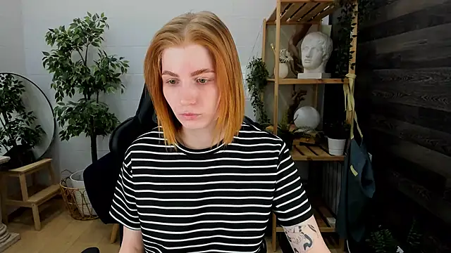 Snapshot of Mira__Blush chatting on 03.15.25 Mira Blush online show from 03.15.25