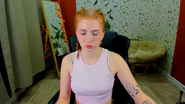 Snapshot of Mira__Blush chatting on 11.04.25 Mira Blush online show from 11.04.25