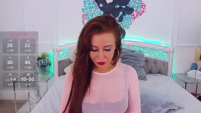 Snapshot of CrissyTaylor chatting on 11.05.25 CrissyTaylor online show from 11.05.25