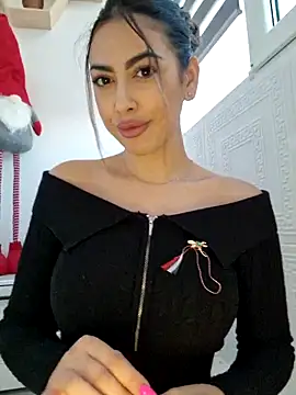 Snapshot of Flower_Pow3r chatting on 03.05.25 Flower Pow3r online show from 03.05.25