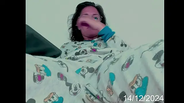 lady hana28 online show from 12.14.24