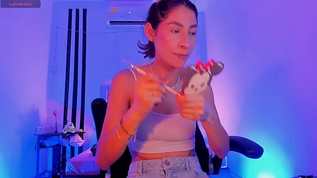 Snapshot of Gorgeous_Team chatting on 02.04.26 Gorgeous Team online show from 02.04.26