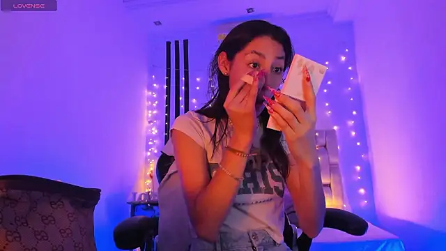 Snapshot of Gorgeous_Team chatting on 02.13.26 Gorgeous Team online show from 02.13.26