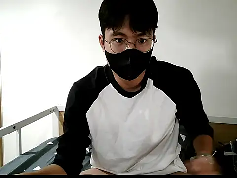 Gwencloudy online show from 10.24.25