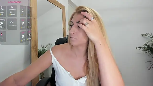 sofiah  online show from 03.21.25