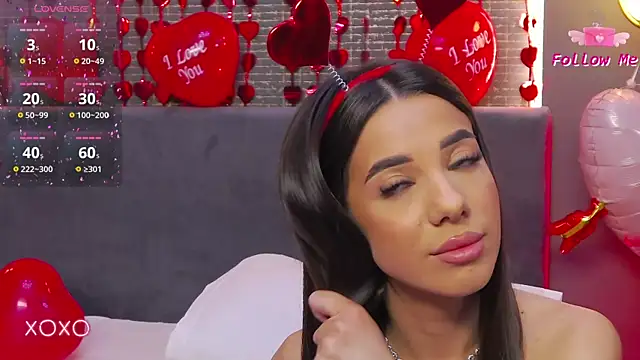 LaraKent online show from 02.14.25