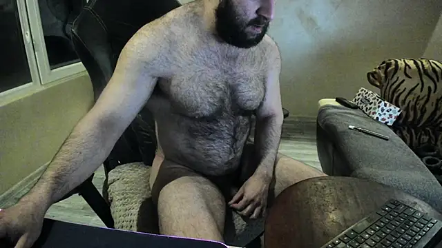 Hugealphabeast online show from 03.09.25