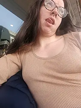 Snapshot of bruna_safadinhaa chatting on 03.03.26 bruna safadinhaa online show from 03.03.26