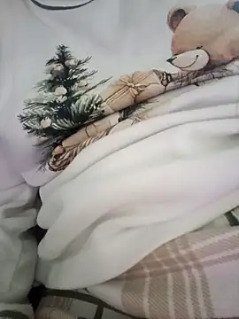 Snapshot of bruna_safadinhaa chatting on 04.15.26 bruna safadinhaa online show from 04.15.26